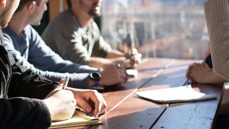 Team in een veranderingsmanagementvergadering voor digitale transformatie